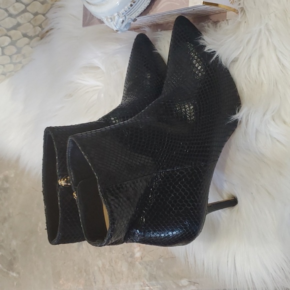 L'AGENCE black  ankle bootie boots size 7.5 - Picture 14 of 17